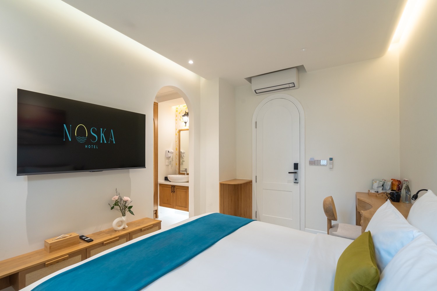 Deluxe Room - City View